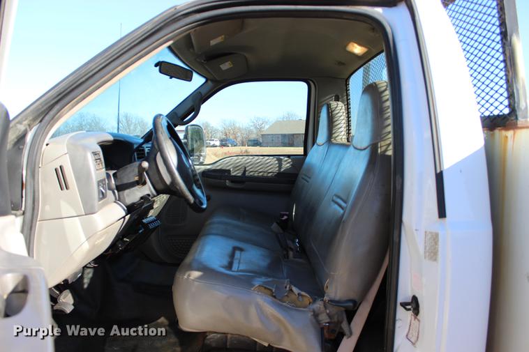 image for item BE9383 2001 Ford F550 utility truck