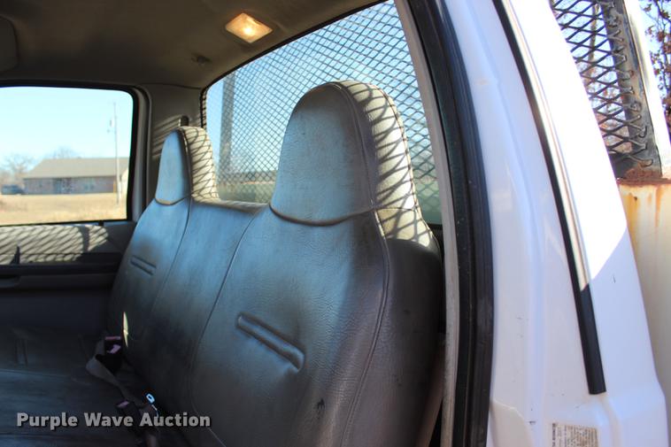 image for item BE9383 2001 Ford F550 utility truck