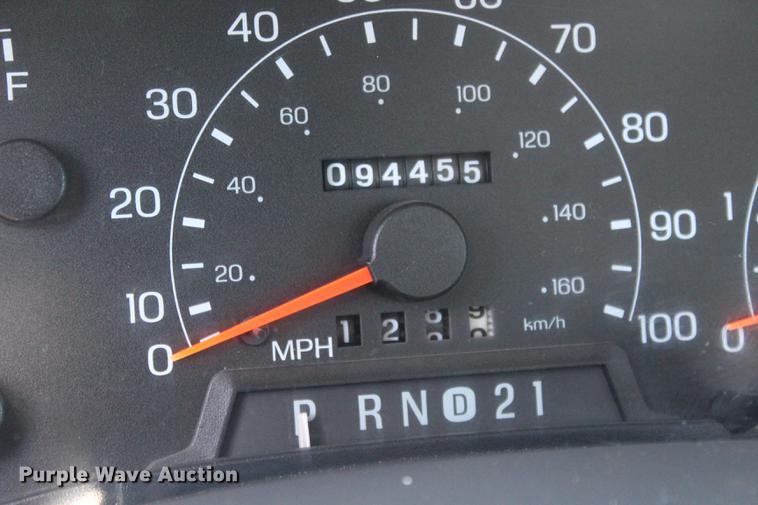 image for item BE9383 2001 Ford F550 utility truck