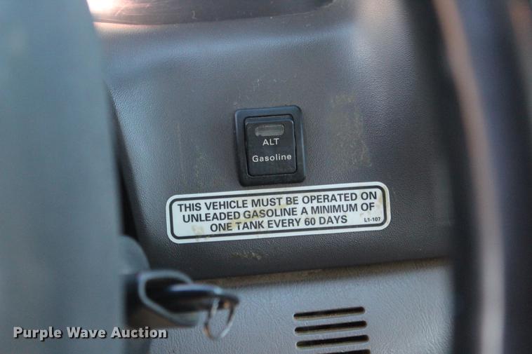 image for item BE9383 2001 Ford F550 utility truck