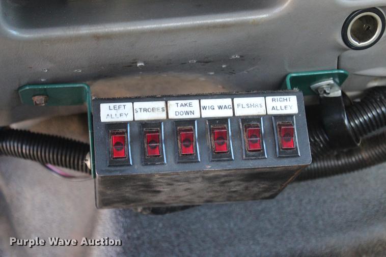 image for item BE9383 2001 Ford F550 utility truck