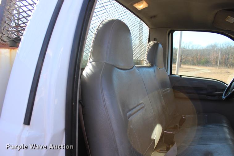 image for item BE9383 2001 Ford F550 utility truck