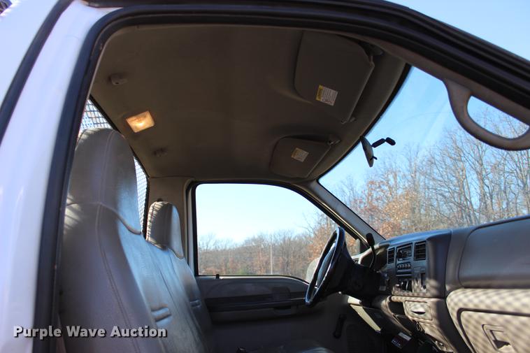 image for item BE9383 2001 Ford F550 utility truck