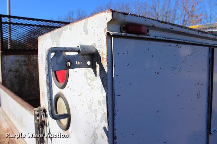 image for item BE9383 2001 Ford F550 utility truck