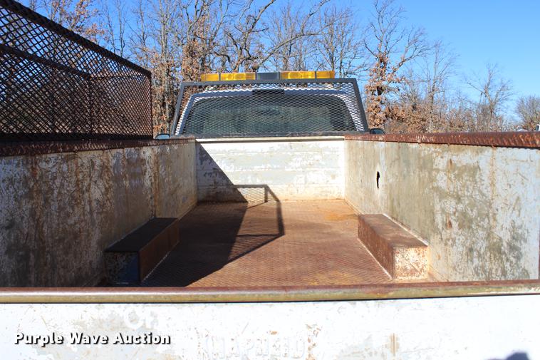image for item BE9383 2001 Ford F550 utility truck