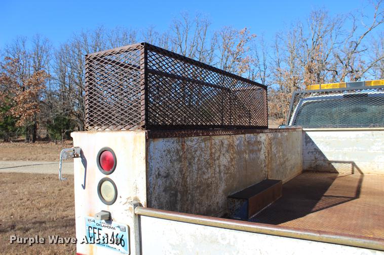 image for item BE9383 2001 Ford F550 utility truck