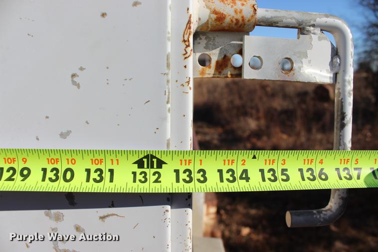 image for item BE9383 2001 Ford F550 utility truck