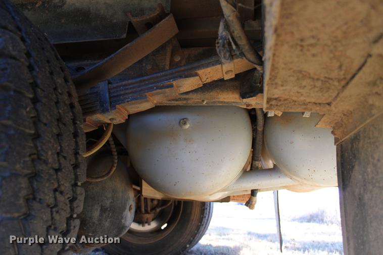 image for item BE9383 2001 Ford F550 utility truck