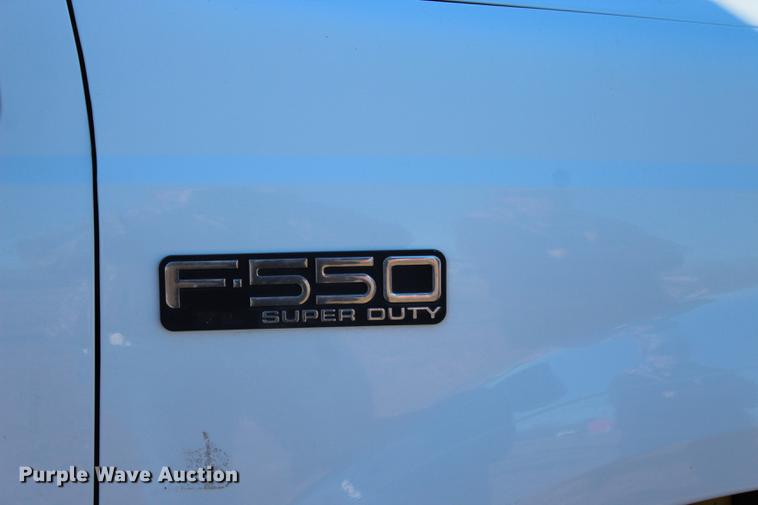 image for item BE9383 2001 Ford F550 utility truck