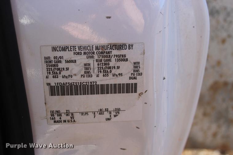 image for item BE9383 2001 Ford F550 utility truck