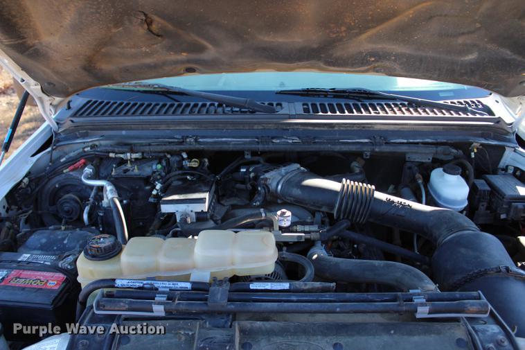 image for item BE9383 2001 Ford F550 utility truck