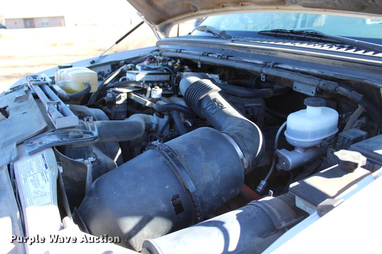 image for item BE9383 2001 Ford F550 utility truck