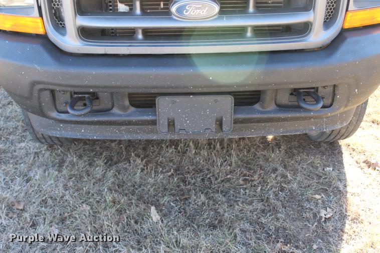 image for item BE9383 2001 Ford F550 utility truck