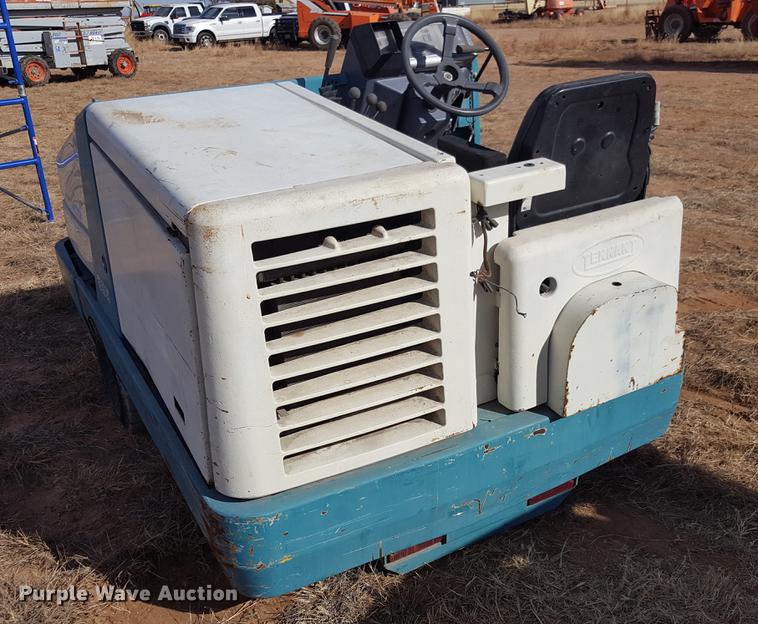 image for item BJ9878 Tennant 385 sweeper