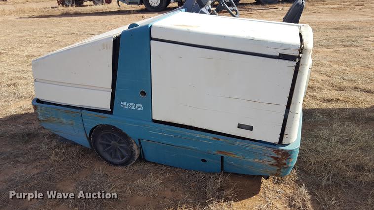 image for item BJ9878 Tennant 385 sweeper
