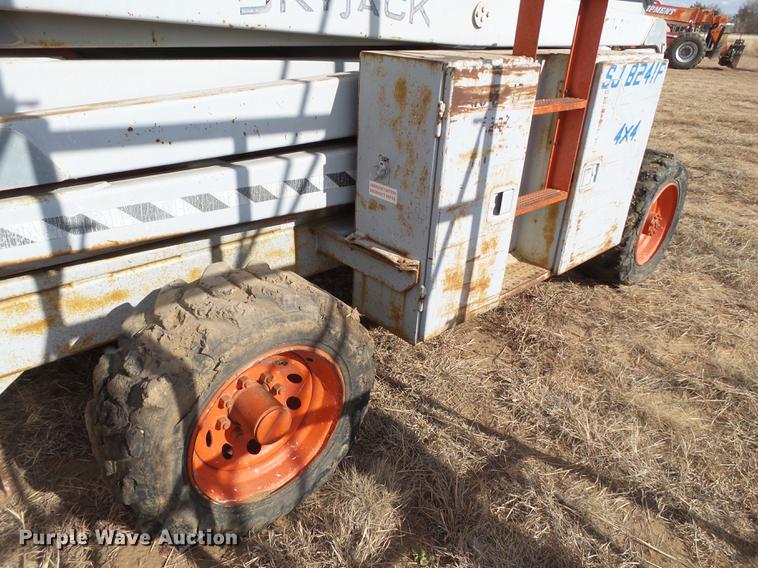 image for item BJ9880 Sky Jack 8241F scissor lift