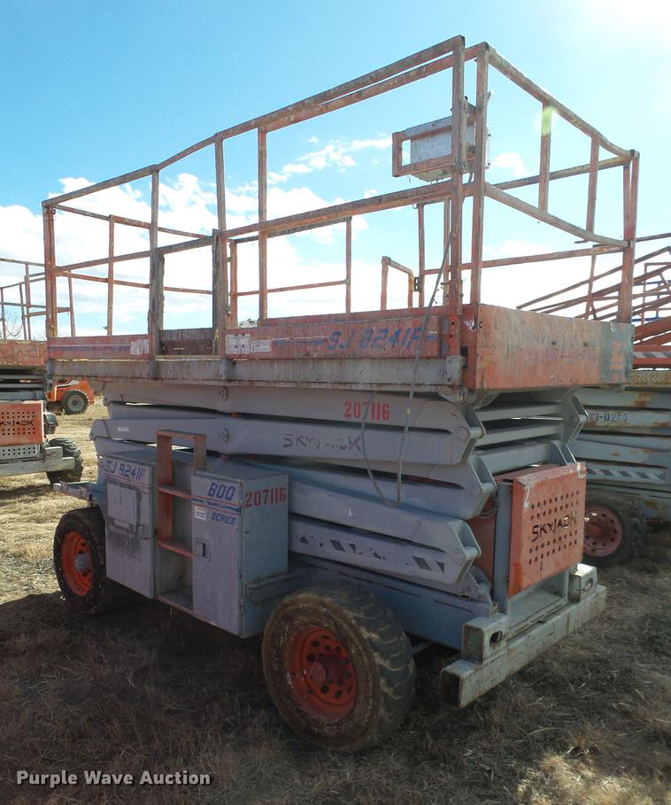 image for item BJ9881 Sky Jack 8241F scissor lift