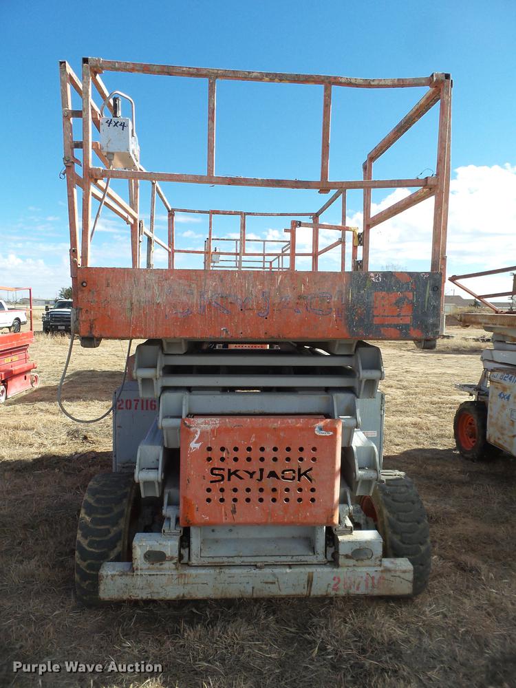 image for item BJ9881 Sky Jack 8241F scissor lift
