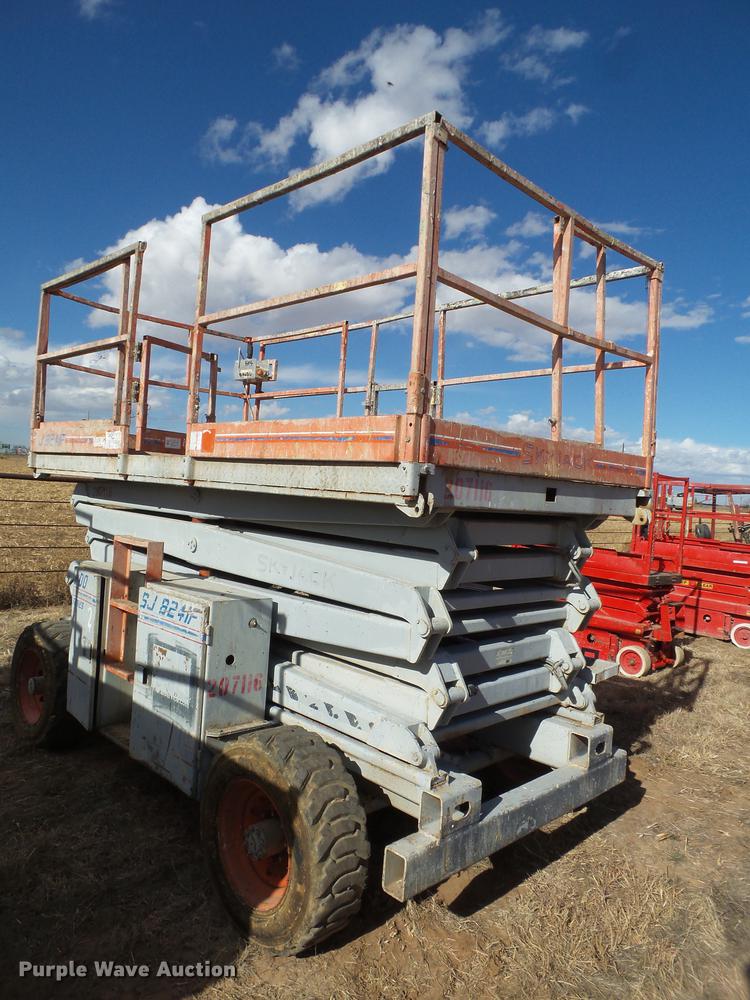 image for item BJ9881 Sky Jack 8241F scissor lift