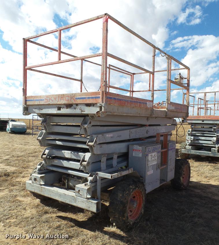 image for item BJ9882 Sky Jack 8841F scissor lift