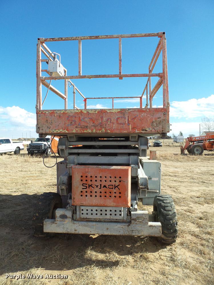 image for item BJ9882 Sky Jack 8841F scissor lift