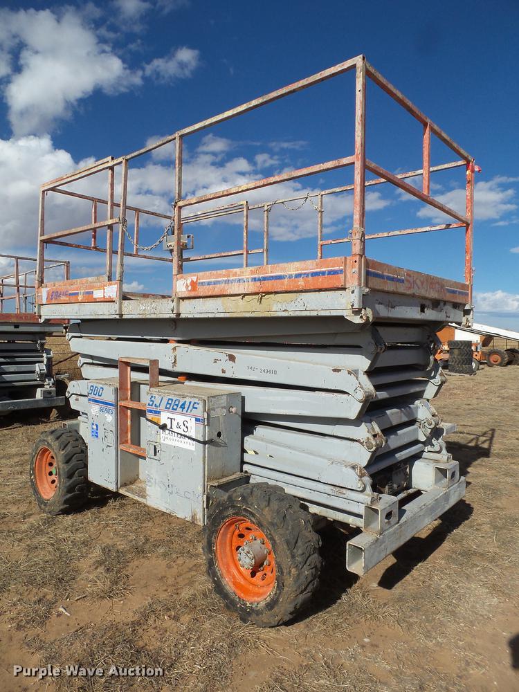 image for item BJ9882 Sky Jack 8841F scissor lift