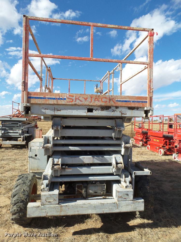 image for item BJ9882 Sky Jack 8841F scissor lift