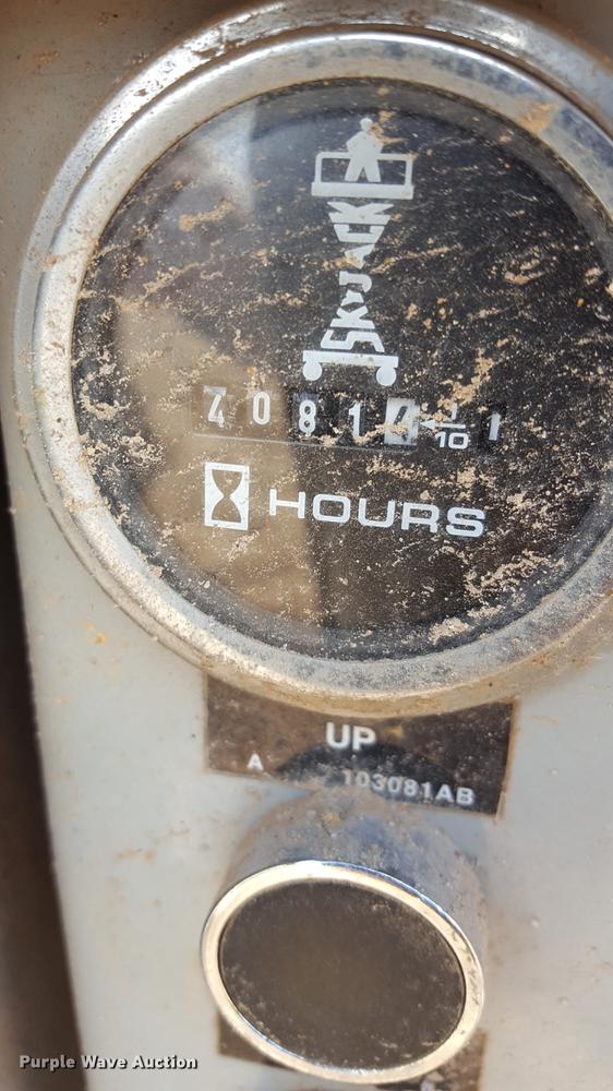 image for item BJ9882 Sky Jack 8841F scissor lift