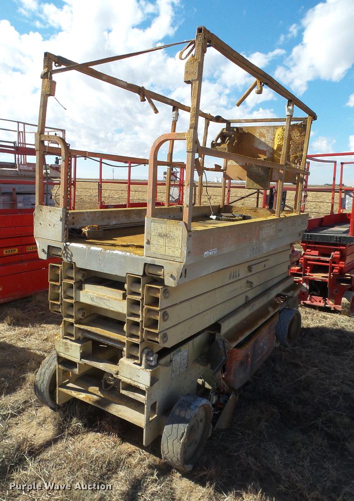 image for item BJ9887 JLG 3246ES scissor lift