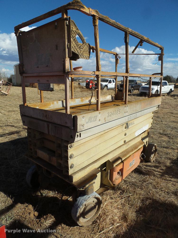 image for item BJ9887 JLG 3246ES scissor lift