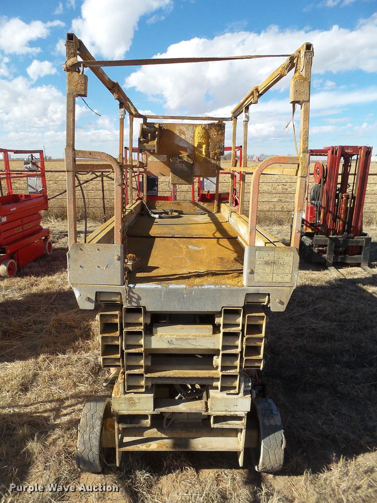 image for item BJ9887 JLG 3246ES scissor lift