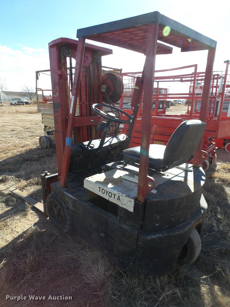 image for item BJ9889 Toyota FBEC10 forklift