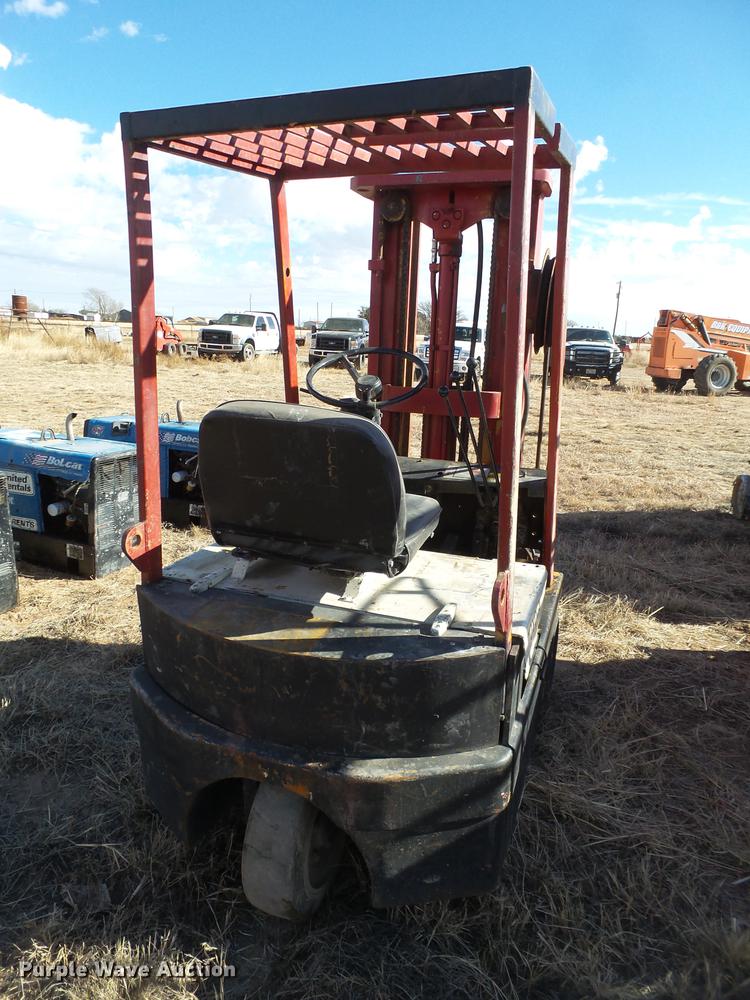 image for item BJ9889 Toyota FBEC10 forklift