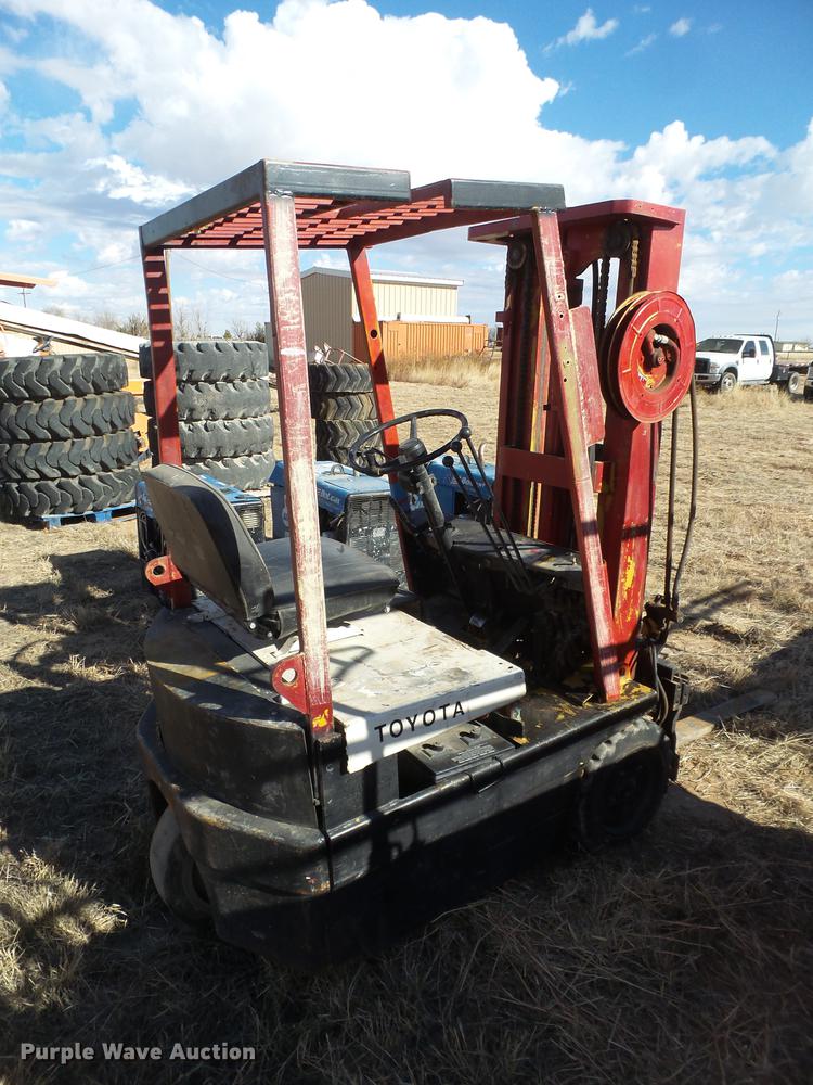 image for item BJ9889 Toyota FBEC10 forklift