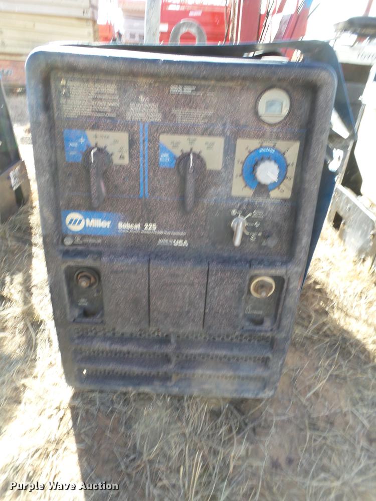 image for item BJ9891 Miller Bobcat 225 AC/DC welder