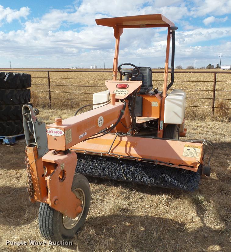 Laymor 8HC sweeper in Wolfforth, TX Item BJ9896 sold Purple Wave