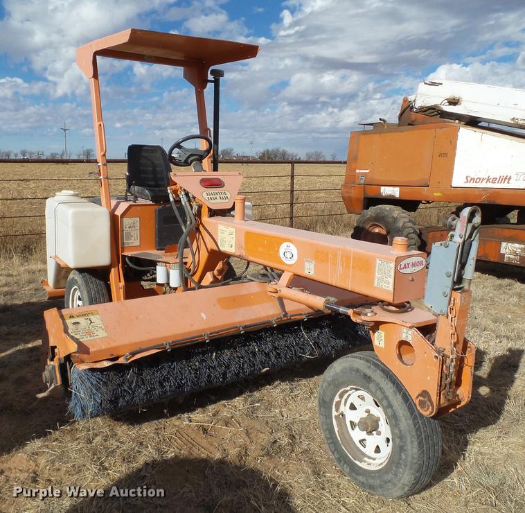 image for item BJ9896 Laymor 8HC sweeper