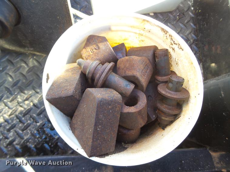 image for item BJ9910 2012 Asphalt Zipper AZ600 B260 reclaimer