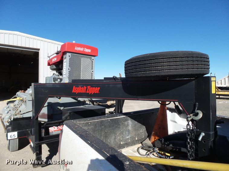 image for item BJ9910 2012 Asphalt Zipper AZ600 B260 reclaimer