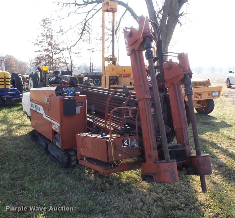 image for item CB9372 1999 Ditch Witch JT920L directional drill