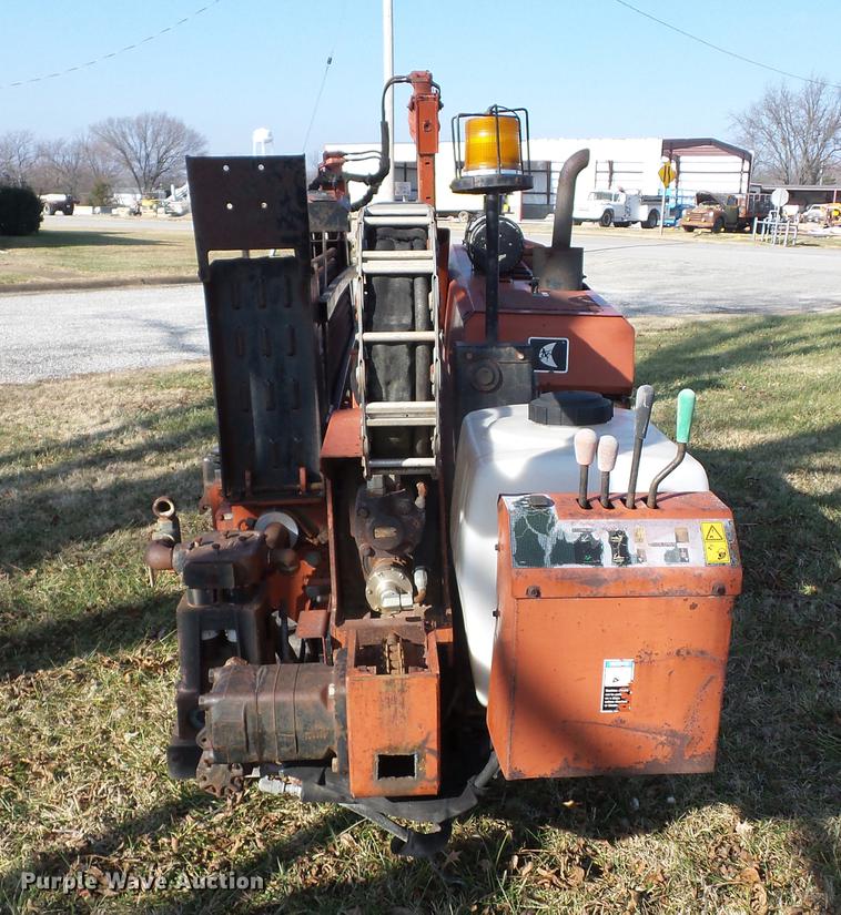 image for item CB9372 1999 Ditch Witch JT920L directional drill