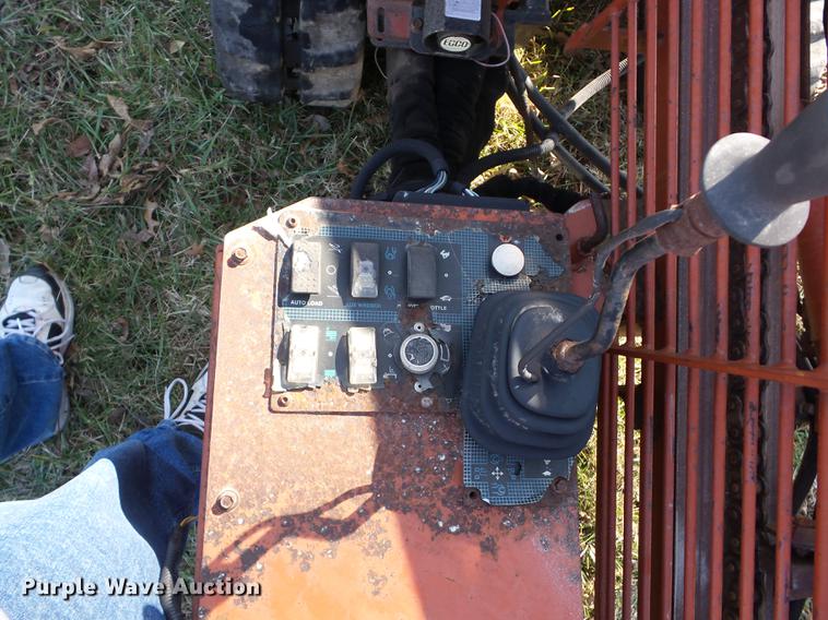 image for item CB9372 1999 Ditch Witch JT920L directional drill