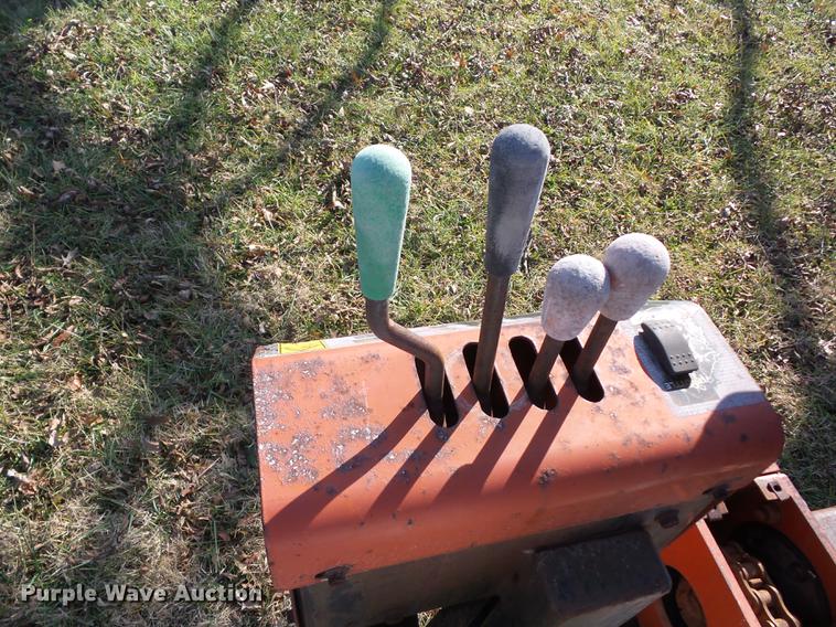 image for item CB9372 1999 Ditch Witch JT920L directional drill