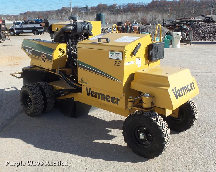 image for item CC9696 2011 Vermeer SC372 stump grinder