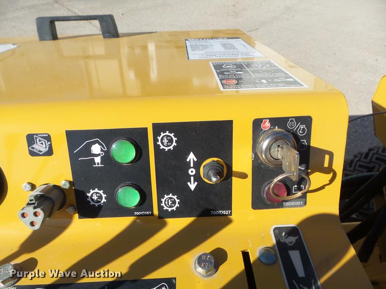 image for item CC9696 2011 Vermeer SC372 stump grinder