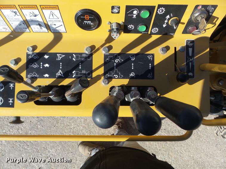 image for item CC9696 2011 Vermeer SC372 stump grinder