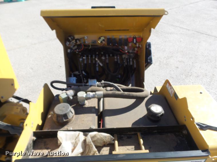 image for item CC9696 2011 Vermeer SC372 stump grinder