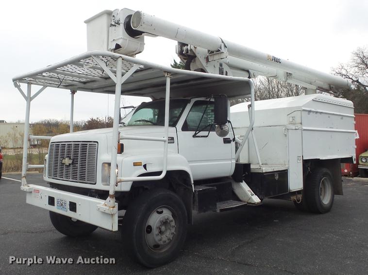 image for item CC9724 2002 Chevrolet C7500 bucket truck