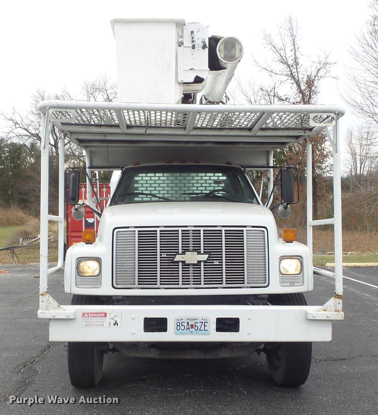 image for item CC9724 2002 Chevrolet C7500 bucket truck
