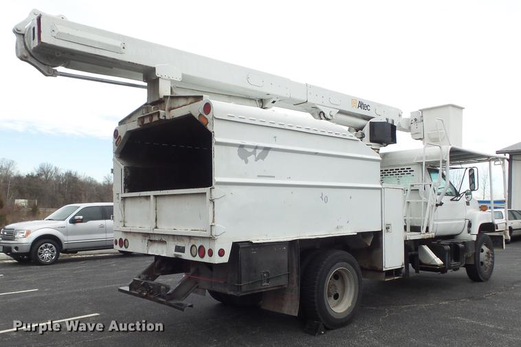 image for item CC9724 2002 Chevrolet C7500 bucket truck